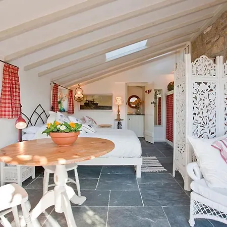 Holiday home The Cottage, With, Sea Views, Garden, Amazing Location By Sennen